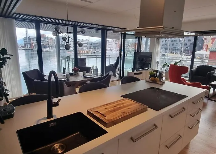 The Seaview Suite - Tromso Harbour!